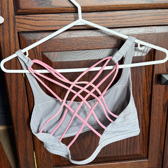 Lululemon Athletica Free to Be Wild Bra Size 6 - Picture 2 of 4